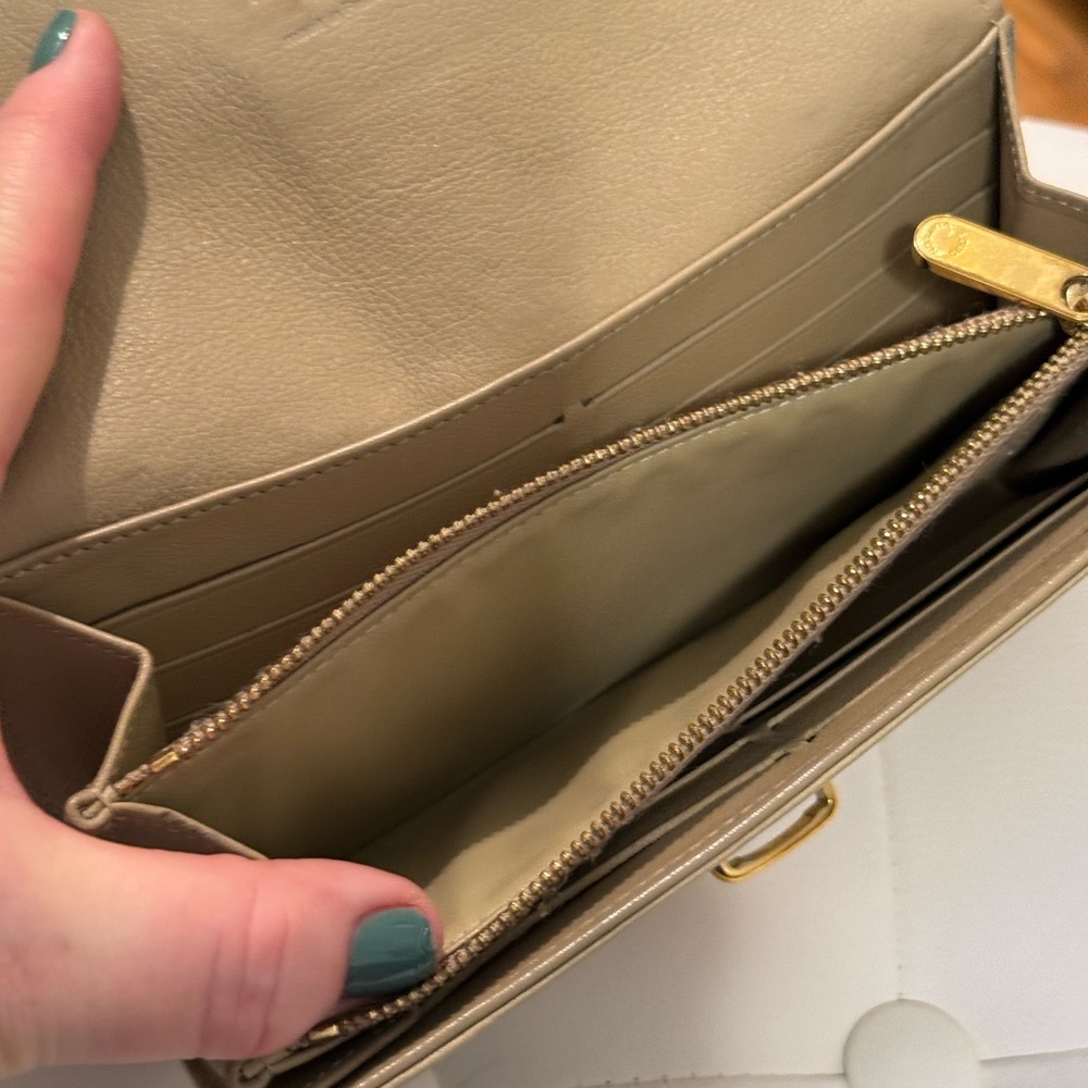 Louis Vuitton portefeuille iris mahina taupe Wallet- - Picture 13 of 13